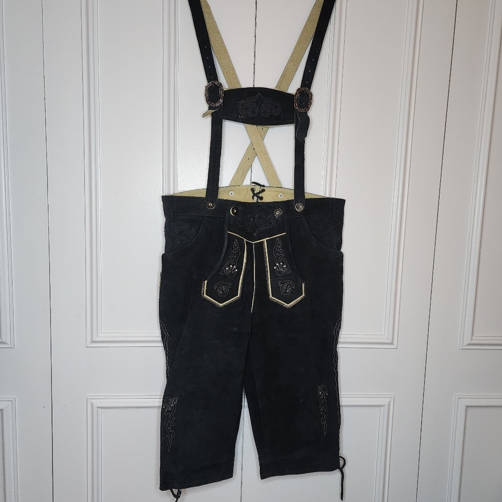 Authentic German Men’s Black Suede Lederhosen with Suspenders – Size 54